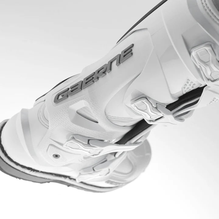 SG22 WHITE