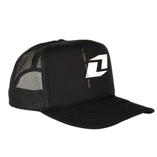 ONE IND HAT VERT BLK
